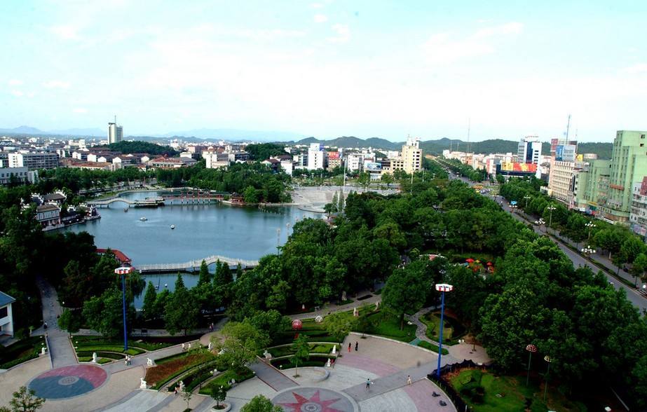 婁底開發(fā)區(qū)召開湖南中部產(chǎn)業(yè)轉(zhuǎn)型升級(jí)示范園區(qū)建設(shè)座談會(huì)