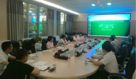 新疆自治區(qū)科技廳副廳長高旺盛陪同我院院長一行調研昌吉國家農業(yè)科技園區(qū)